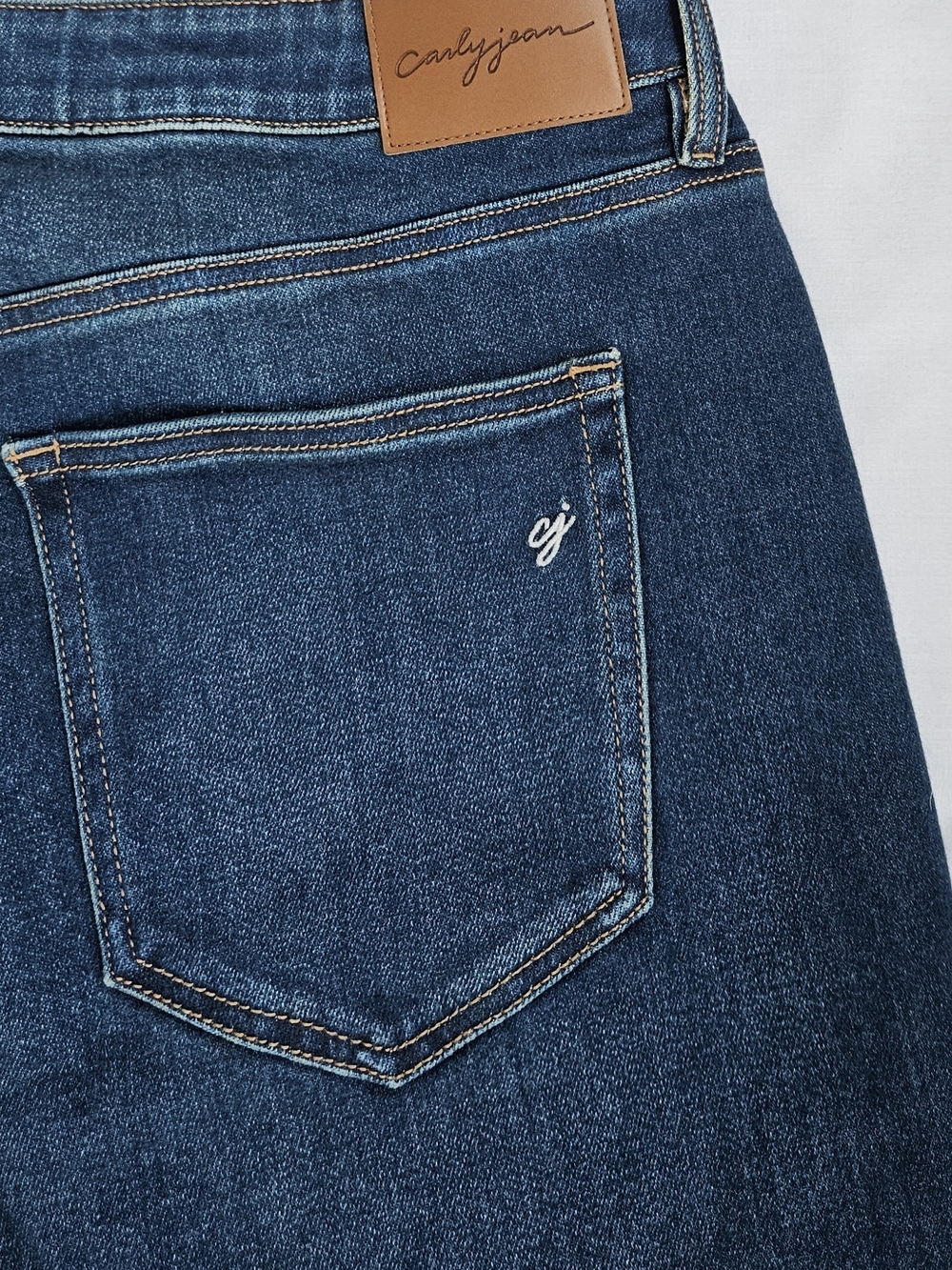 Carly Jean Los Angeles Dylan Dad Jean 3X High Rise Relaxed Straight Jeans - Picture 12 of 13